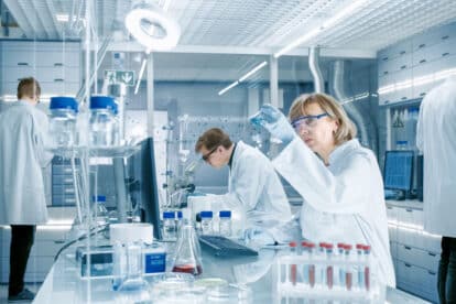 scientists in lab.